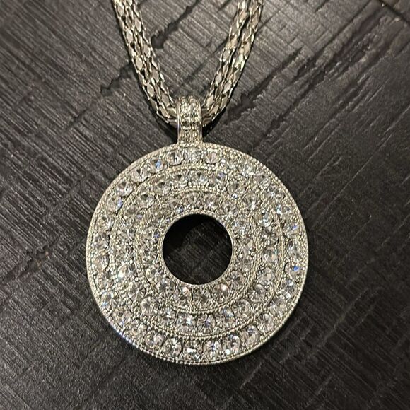 JV Brand Silver Tone Cable Chain Sparkly Rhinestone Pendant Necklace - Picture 5 of 9